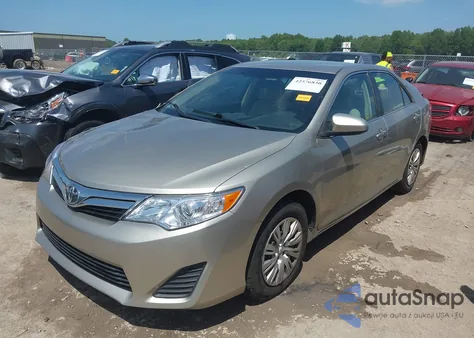 2014 Toyota Camry Le z USA, uszkodzony, nr VIN 4T1BF1FK3EU456060